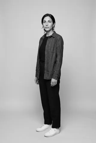 Body, three-quarter